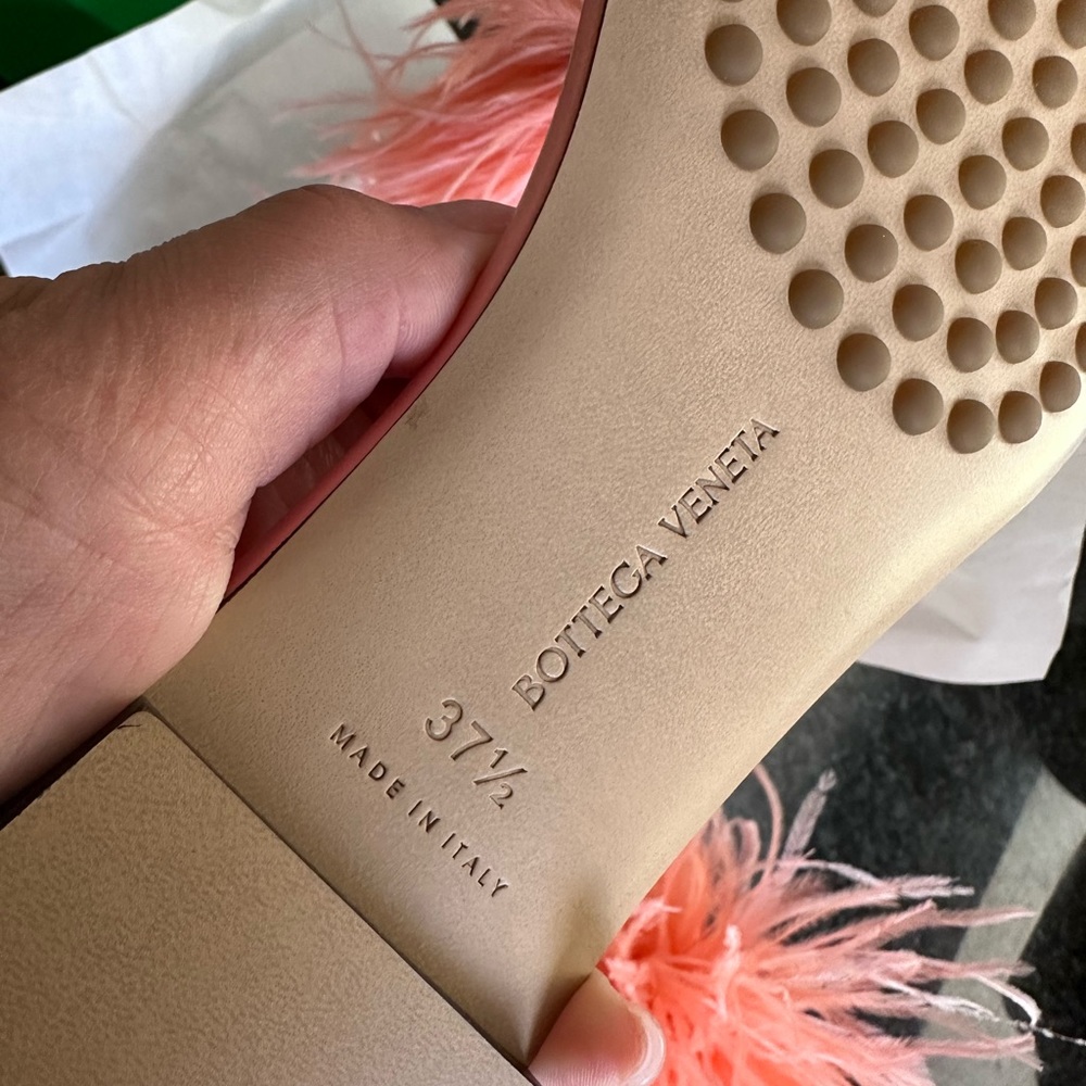 Bottega Veneta feather flat sandals NWB 37.5 salmon pink - Picture 9 of 14